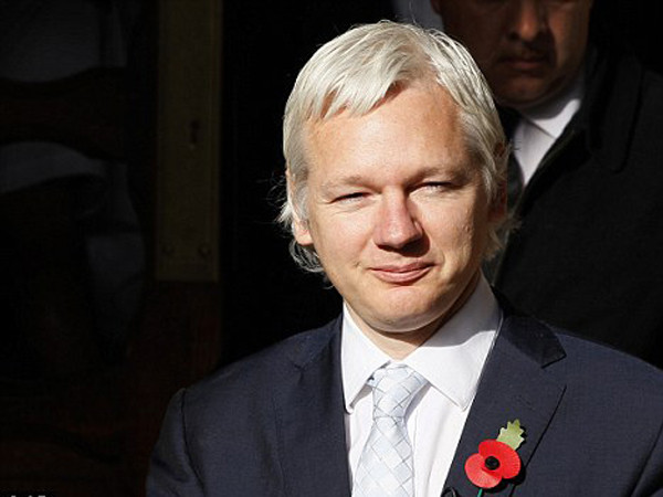Ông chủ WikiLeaks quyết không nộp mình