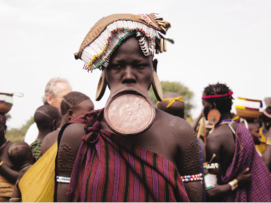 Bộ tộc lấy đĩa làm môi