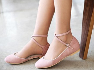 Điệu đà xuống phố với giày búp bê