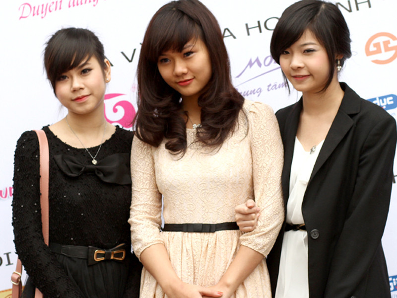 Nữ sinh Hà thành ứng thí tài sắc