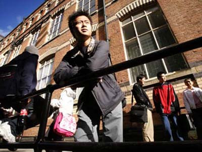 Anh sẽ cắt giảm thị thực sinh viên du học