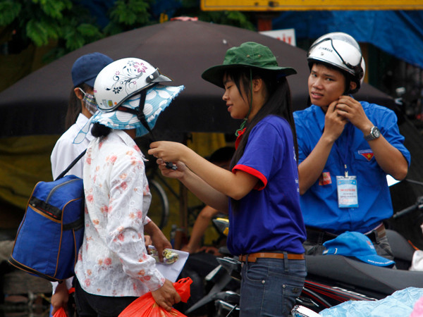 Phát động cuộc thi ảnh Thanh niên với văn hóa giao thông 2013