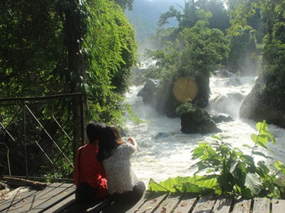 Ngây ngất miền đông Bắc với hồ Ba Bể và thác Bản Giốc