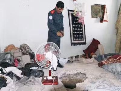 Đường hầm đào tới phòng giam	Ảnh: Reuters