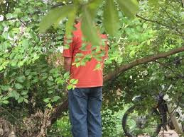 Bị cướp khi dừng xe… tè bậy