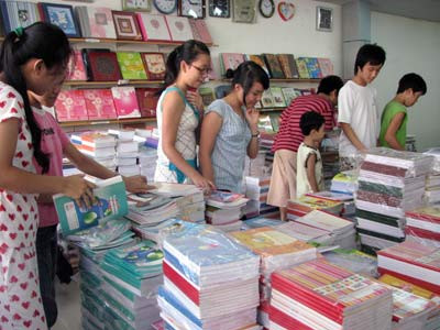 Vở lên giá do giá giấy nguyên liệu tăng