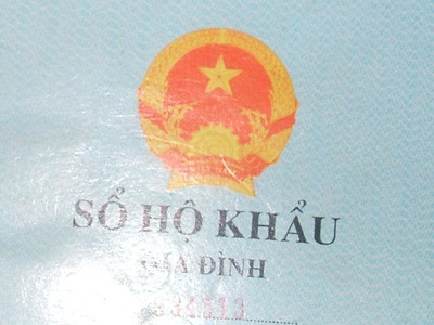 Sổ hộ khẩu 'đè' sổ đỏ?