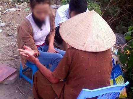 Sự thật về bà lão xem bói ở... gốc cây xà cừ