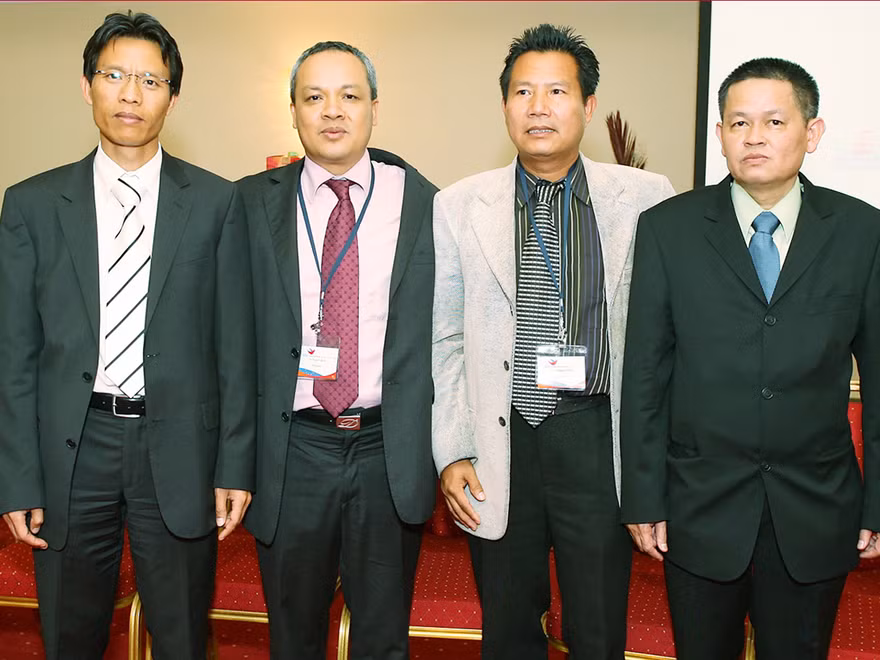 Phạm Ngọc Chu (thứ hai từ phải sang) và các doanh nghiệp Việt Nam tại Hungary