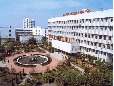 Bao giờ mới di dời trường ĐH-CĐ ra ngoại thành ?