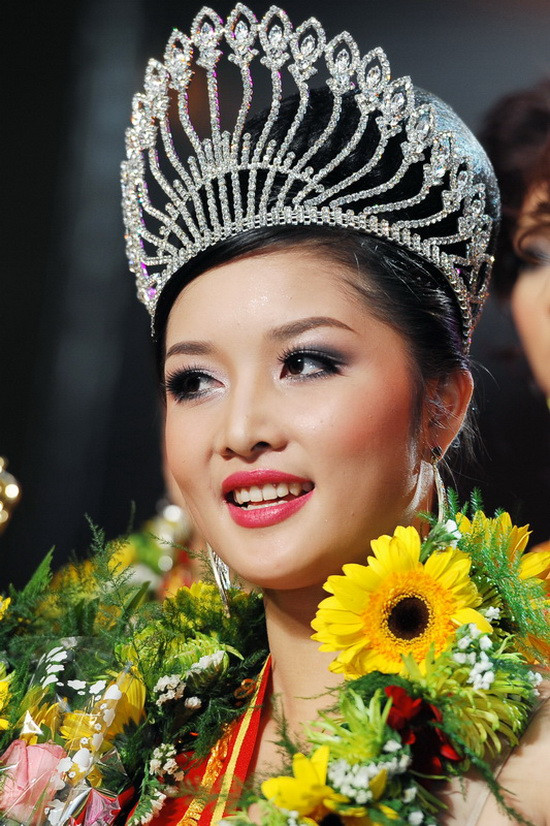 "Hoa hậu các dân tộc" ngại hoàn cảnh gia đình