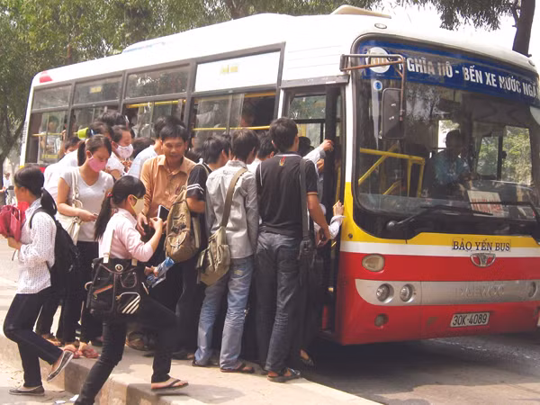 Chất lượng của phương tiện giao thông công cộng luôn là vấn đề người dân quan tâm. Ảnh: Trọng Đảng