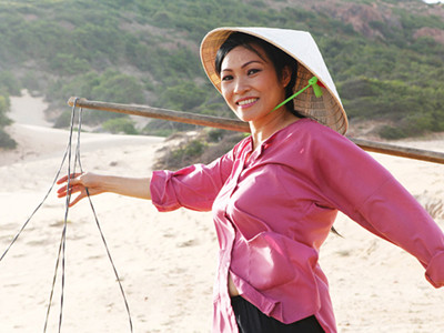 'Cát nóng' bỏng rẫy chuyện làng văn nghệ