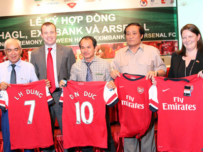 Vé trận Việt Nam - Arsenal 1,5 triệu có hợp lý?