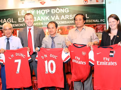 Vé trận Việt Nam - Arsenal 1,5 triệu có hợp lý?