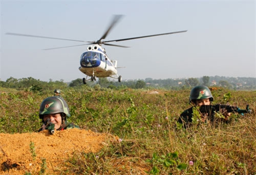 Không quân tham gia tổng duyệt đánh địch đổ bộ đường không