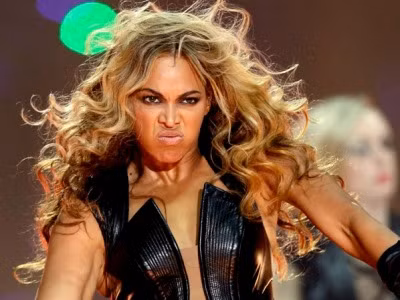 Beyonce đột ngột gày giơ xương