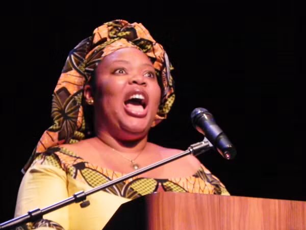 Nữ chiến binh vì hòa bình