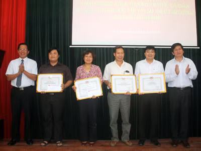 Thường xuyên rèn luyện đạo đức, lối sống