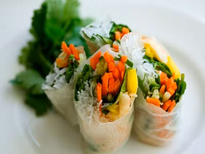 Gỏi cuốn Việt đình đám ở Úc