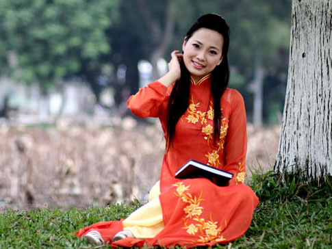 Á khôi Diệu Linh khoe nét ngà duyên dáng