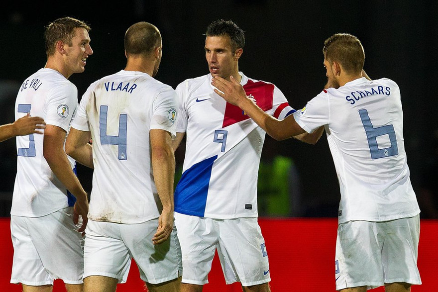 Italia, Hà Lan giành vé dự World Cup 2014