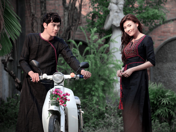 Người đẹp Thúy Diễm e ấp bên hot boy