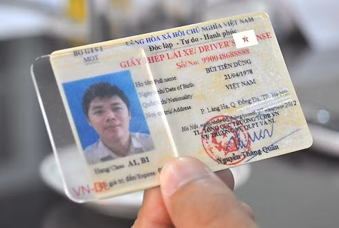 'Giấy phép lái xe mới giống thẻ ATM'