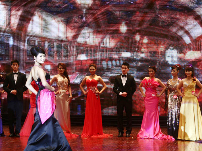 Top 20 Imiss Thăng Long lộng lẫy trong dạ tiệc hoàng cung