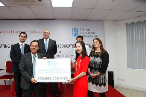 Hoàng tử Andrew hỗ trợ giáo dục Anh Quốc tại Việt Nam