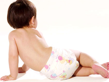 Trẻ dễ viêm da, suy thận do đóng bỉm