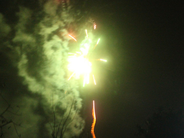 Đốt pháo vẫn tái diễn trong ngày Tết ở một số nơi