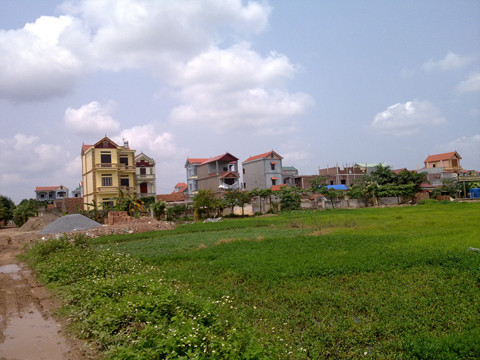 Hà Nội: Bao giờ trả đất dịch vụ cho dân?