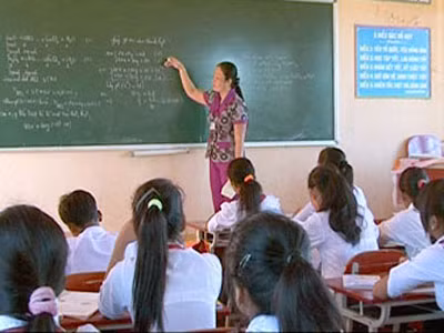 Hàng trăm giáo viên hoang mang vì thừa