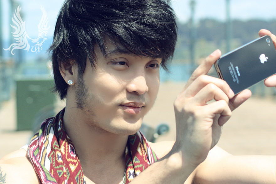 Ưng Hoàng Phúc tung single 'khủng' tại Mỹ