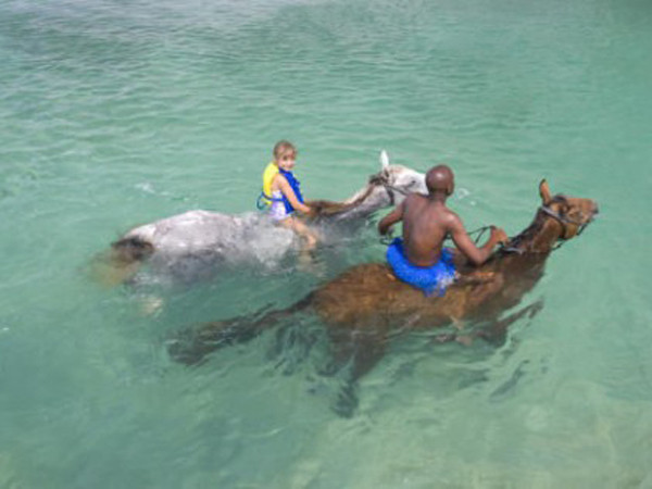 Phụ nữ phương Tây đi du lịch tình dục ở vùng Caribbean