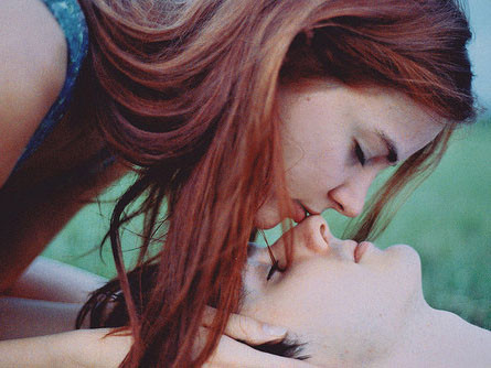 Nghiện sex từ khi bị bạn trai chiếm đoạt