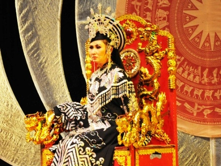 Nữ nghệ sĩ cải lượng Tâm Tâm trong một vở diễn