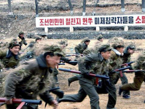 Hàng triệu thanh niên Triều Tiên nhập ngũ