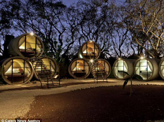 Khách sạn trong… ống cống