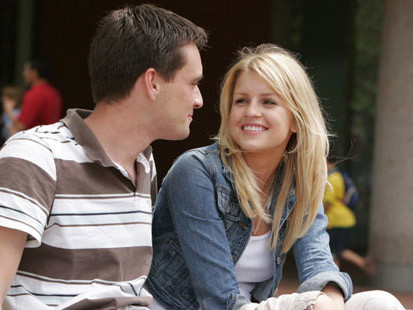 Khi con gái chủ động "cầm cưa"