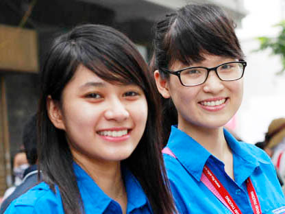 Những 'bóng hồng' rạng rỡ tiếp sức mùa thi