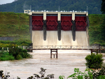Nhà máy Thủy điện Đa Nhim xả lũ