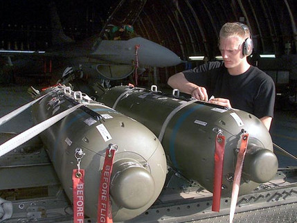 Mỹ bán hàng trăm quả bom chùm cho Hàn Quốc