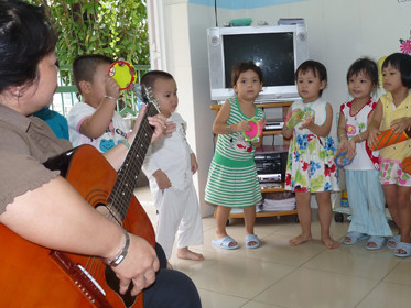 Cách nào hạn chế bạo hành học sinh mầm non?