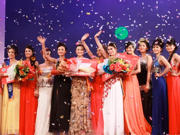 'Người đẹp Đà Nẵng' khoe sắc