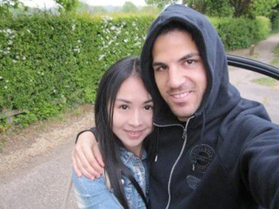 Fabregas tình tứ bên mỹ nữ Trung Hoa