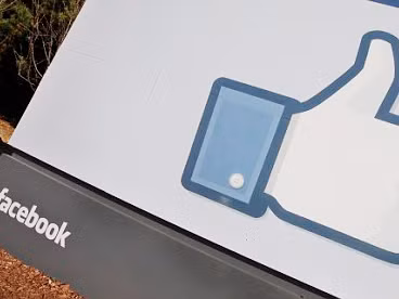Ứng dụng mới ghi tên 'kẻ thù' trên Facebook