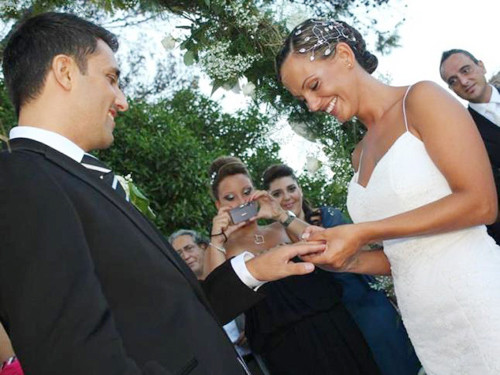 ‘Máy bay’ của Ronaldo lên xe hoa