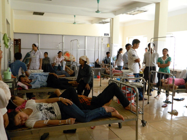 Bấp bênh từ lương đến bếp ăn công nhân